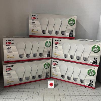5 Boxes of Staco 60 Watt LED Lightbulbs (4 Bulbs in Each Box)