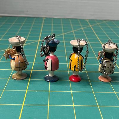 Various Wooden Souvenir Toys and Figurines/Keychains