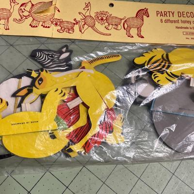 Very Cute Animal Party Decorations! Six Animal Decorations