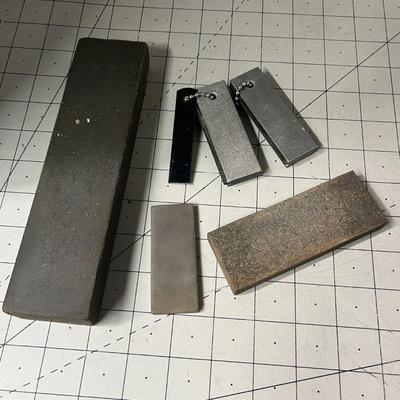 Knife Sharpening Stones and Honing Oil