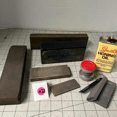 Knife Sharpening Stones and Honing Oil