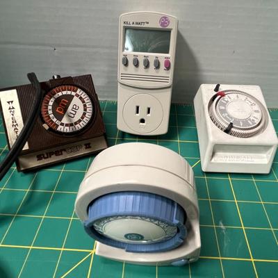 Miscellaneous Outlet Plugs and Timers/Surge Suppressors