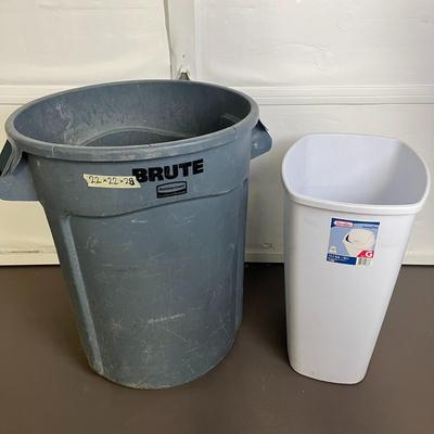 Brute Rubbermaid Trash Can and Kitchen Sterilite Trash Can