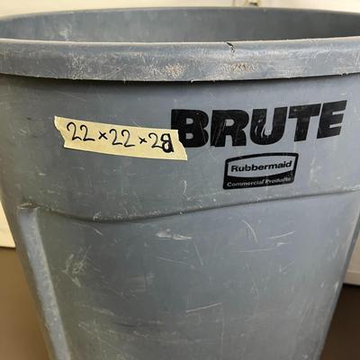 Brute Rubbermaid Trash Can and Kitchen Sterilite Trash Can