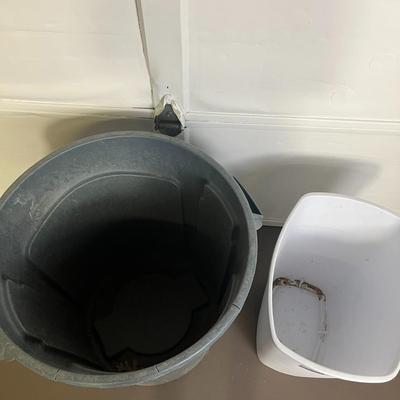 Brute Rubbermaid Trash Can and Kitchen Sterilite Trash Can