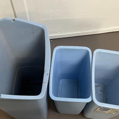 Set of 3 Trash Cans