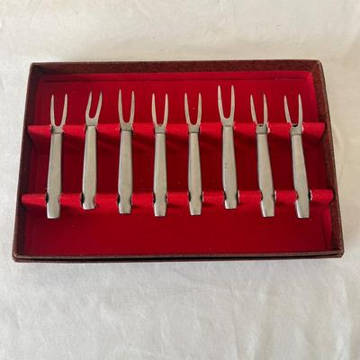 Carving Set, Cheese Knives & More (O-MG)