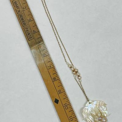 Vintage Shell Pendant Necklace