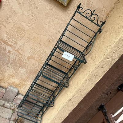 Narrow shelf