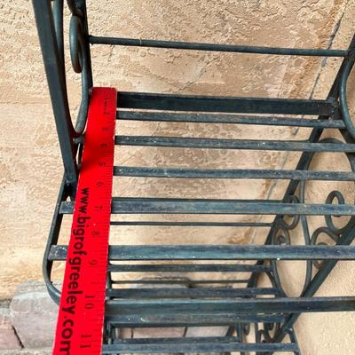 Narrow shelf