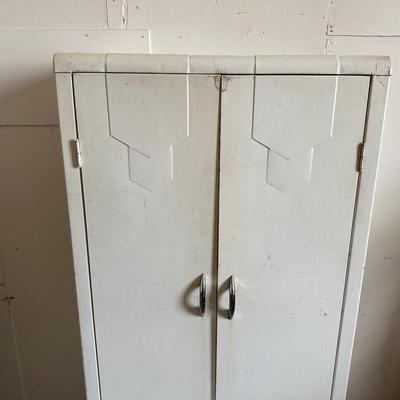 RETRO METAL CABINET WITH 4 SHELVES