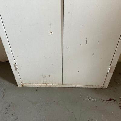 RETRO METAL CABINET WITH 4 SHELVES