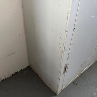 RETRO METAL CABINET WITH 4 SHELVES