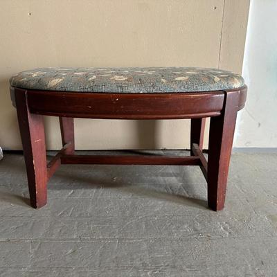 RESIN LIKE PILLAR AND AN UPHOLSTERED TOP STOOL
