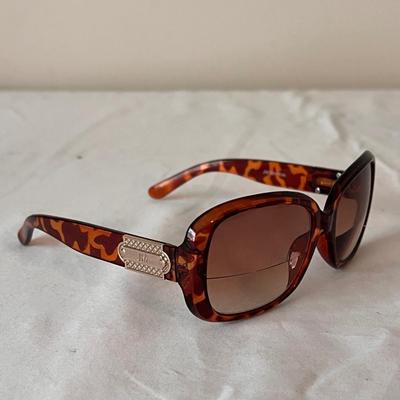 Cynthia Bailey, JM New York, and More Glasses (P-DZ)