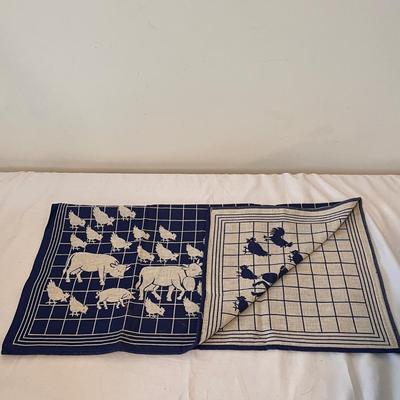 Tablecloths, Placemats, and Linens (H-DZ)