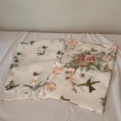 Tablecloths, Placemats, and Linens (H-DZ)