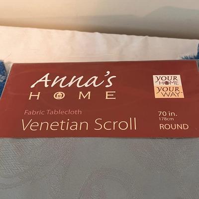 Tablecloths, Placemats, and Linens (H-DZ)