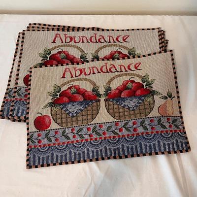 Tablecloths, Placemats, and Linens (H-DZ)