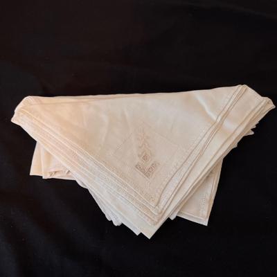 Fine Linens and Lace (O-DZ)