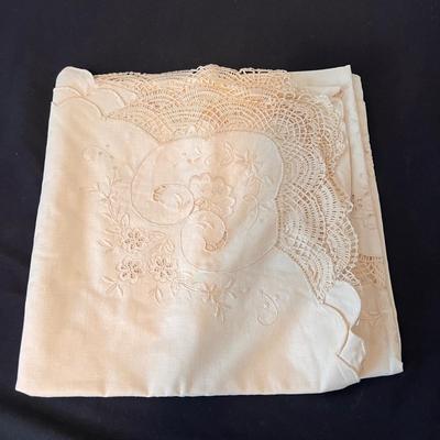 Fine Linens and Lace (O-DZ)
