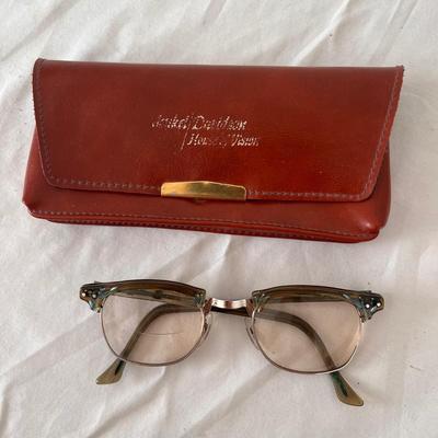 Vintage Coats and Glasses (O-DZ)