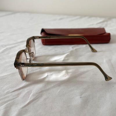 Vintage Coats and Glasses (O-DZ)