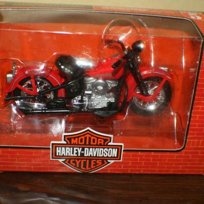 Maisto Harley Davidson Red Die Cast Motorcycle