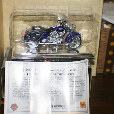 Maisto Harley Davidson Royal Blue 2000 FLHRC Road King Classic Die Cast Motorcycle