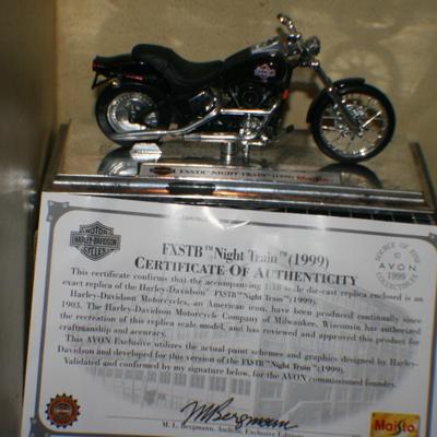 Maisto Harley Davidson Black 1999 FXSTB Night Train Die Cast Motorcycle 