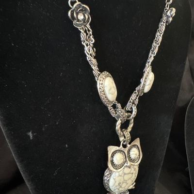 Super cute, silver, toned, metal, owl, pendant, silver, toned chain necklace