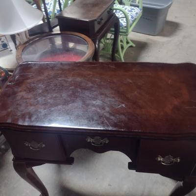 Mahogany Finish Queen Anne Design Console