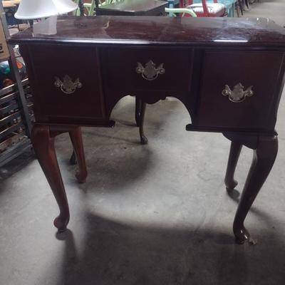 Mahogany Finish Queen Anne Design Console