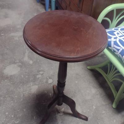 Mahogany Pedestal Plant Stand
