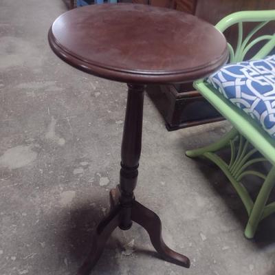 Mahogany Pedestal Plant Stand