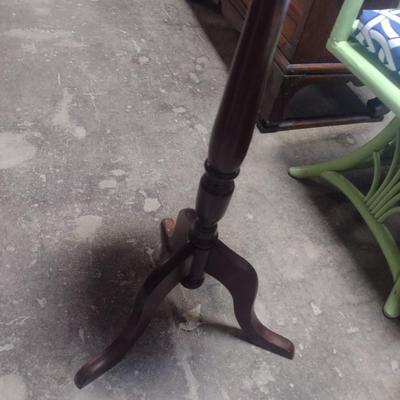 Mahogany Pedestal Plant Stand