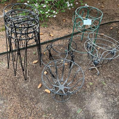 Wire plant stands