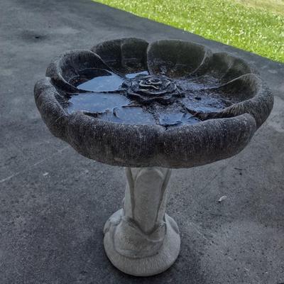 Vintage Concrete Birdbath with Flower Petal Design Bath