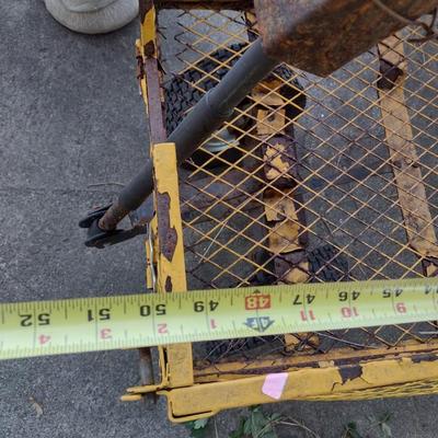 Metal Garden Pull Cart in Used Condition