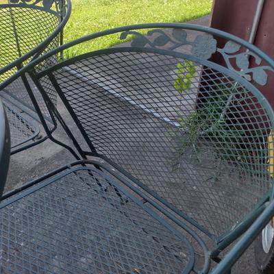 Green Metal Mesh Patio Table and Chair Set