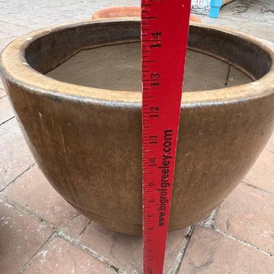 4 medium flower pots