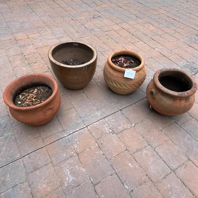 4 medium flower pots