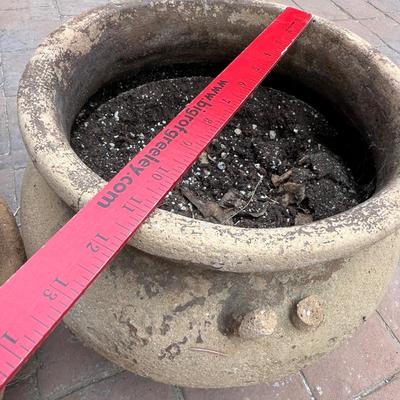3 Flower pots