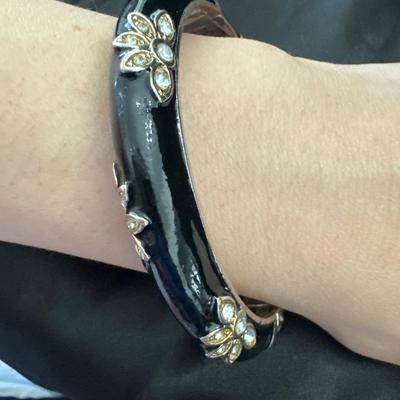 Really beautiful, black enamel, silver toned, hinged bracelet