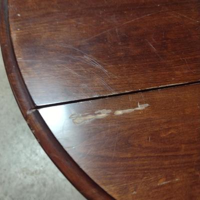 Wooden Drop Leaf Side/Accent Table