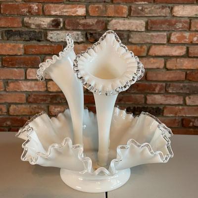 Vintage 4 Piece Fenton White Silver Crest Epergne 3 Horn