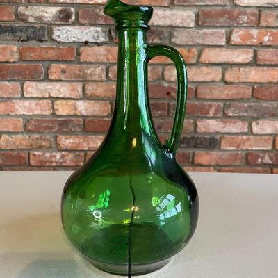 Vintage Emerald Wine World Decanter