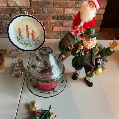 Lot of Christmas Themed Decorative Items