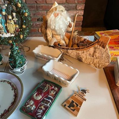 Lot of Christmas Themed Decorative Items