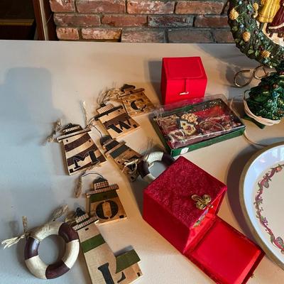 Lot of Christmas Themed Decorative Items